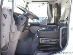 DAF LF 12.210 18-pallet container with tail