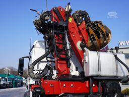 Mercedes-Benz Antos 3240 8×2 / Typhoon L170Z3 crane