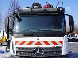 Mercedes-Benz Antos 3240 8×2 / Typhoon L170Z3 crane