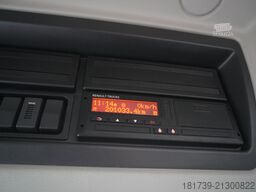 Renault C280 DTI 8 / FASSI crane 5.6T / 560 mth