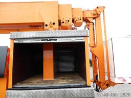 Mercedes-Benz 2222 6x4, Ruthmann, 28m. 3. Sitz