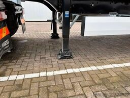 KRONE 2-Achs Koffer-Sattelauflieger mit Iso Dach