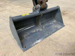 JCB 8018