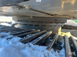 Hitachi ZX180LC-5B excavator w/ rototilt, digging bucket a