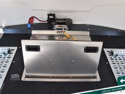 BRIAN JAMES TRAILERS Race Transporter 7 Seilwinde Solar Kamera