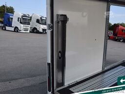 BRIAN JAMES TRAILERS Race Transporter 7 extra Hoch Solar Kamera
