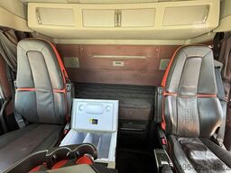 Volvo FH 16 750 8x4 RETARDER / TANDEM AXLE LIFT / BOX...