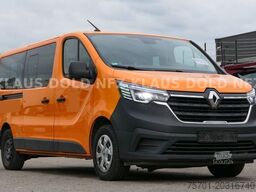 RENAULT Trafic Combi 9-Sitze Unfallschaden