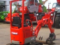 Mini bager BOBCAT E 08 * 3x Löffel * * Verstellfahrwerk * vgl. 10