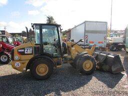 CATERPILLAR 906 M Radlader 29.500 EUR