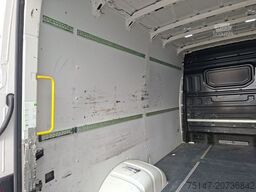 MAN TGE 5.180 4x2 3-Sitzer Navi Kamera AHK Kugelkopf