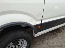 MAN TGE 5.180 4x2 3-Sitzer Navi Kamera AHK Kugelkopf