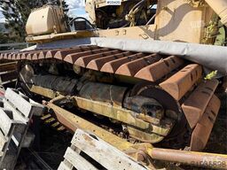 Komatsu D65P-6 dozer m/ ripper og skjær