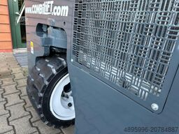 Combilift CB3000/LPG /2015 year/ Perfect condition