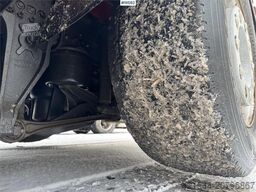 Volvo FH540 8x4 Tridem Crane truck w/ 50 t/m HMF crane w