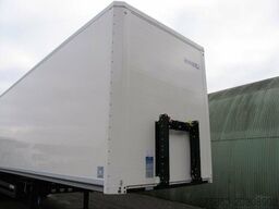 Trockenfracht Kofferauflieger Rolltor