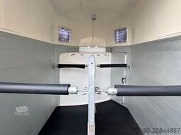 HUMBAUR Xanthos Spirit 2 Pferdeanhänger 2t. Vollalu SK
