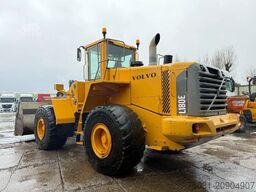 VOLVO L 180 E Wheelloader D12 Engine CE
