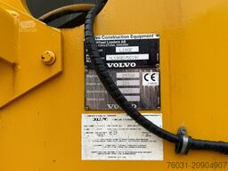 VOLVO L 180 E Wheelloader D12 Engine CE