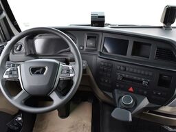 MAN TGX 26.400 mit Hiab Ladekran