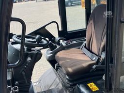 JCB 403 AGRI PLUS