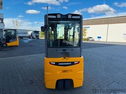 JUNGHEINRICH EFG 215 / Triplex: 4.25m! / SS / nur 2.865h!