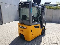 JUNGHEINRICH EFG 215 / Triplex: 4.25m! / nur 3.439h! / 2022