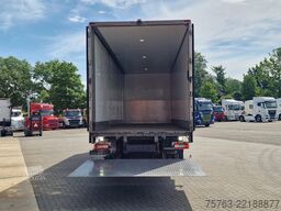 Volvo FM 370 Globetrotter 6x2*4 - Box with sidedoors ...