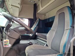 Volvo FM 370 Globetrotter 6x2*4 - Box with sidedoors ...