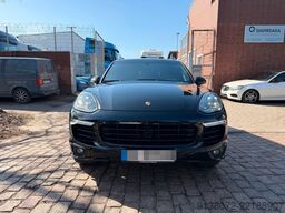 PORSCHE Cayenne Diesel 3.0 V6 Pano Klima Bi-Xenon Leder