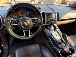 PORSCHE Cayenne Diesel 3.0 V6 Pano Klima Bi-Xenon Leder