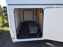 SUNLIGHT Adventure T Ford 680 TV/SAT/Navi/Solar/Markise