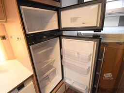 CARADO A 464 AUTOMATIK+160PS +TV SOLAR MAXXVAN