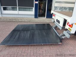 DAF CF 290 FA Bak + klep Dhollandia 2000 KG