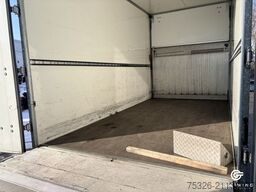 MERCEDES-BENZ 319 CDI Koffer Ladebordwand mit Anhänger