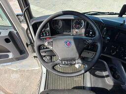 Scania R 730 8x4*4 CARRIER SUPRA / BOX L=7637 mm / RET...