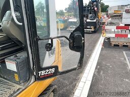 Takeuchi Tb 228