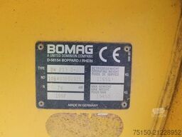 BOMAG BW 213 D-2 - Nr.: 925