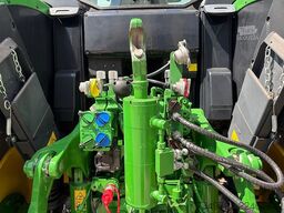 John Deere 6195M