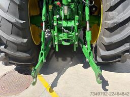 John Deere 6195M