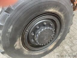 Mercedes-Benz 813 + Manual + Kipper + 4x4