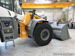 LIEBHERR L566 Xpower