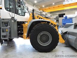 LIEBHERR L566 Xpower