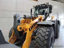 LIEBHERR L566 Xpower