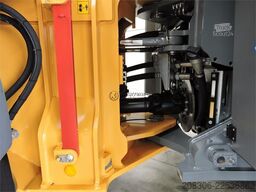 LIEBHERR L566 Xpower