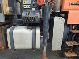 UNIMOG U 500 3-Seiten-Kipper mit Kran PK 9501