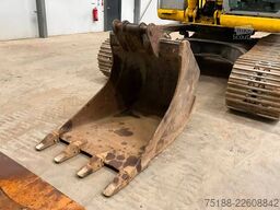 New Holland E 215 B
