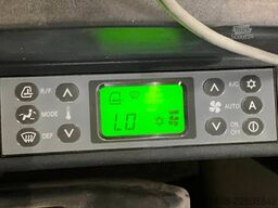 New Holland E 215 B