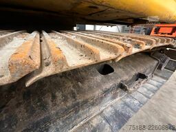 New Holland E 215 B