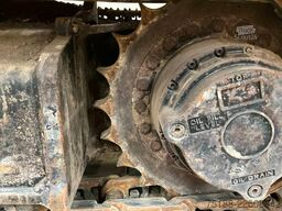 New Holland E 215 B